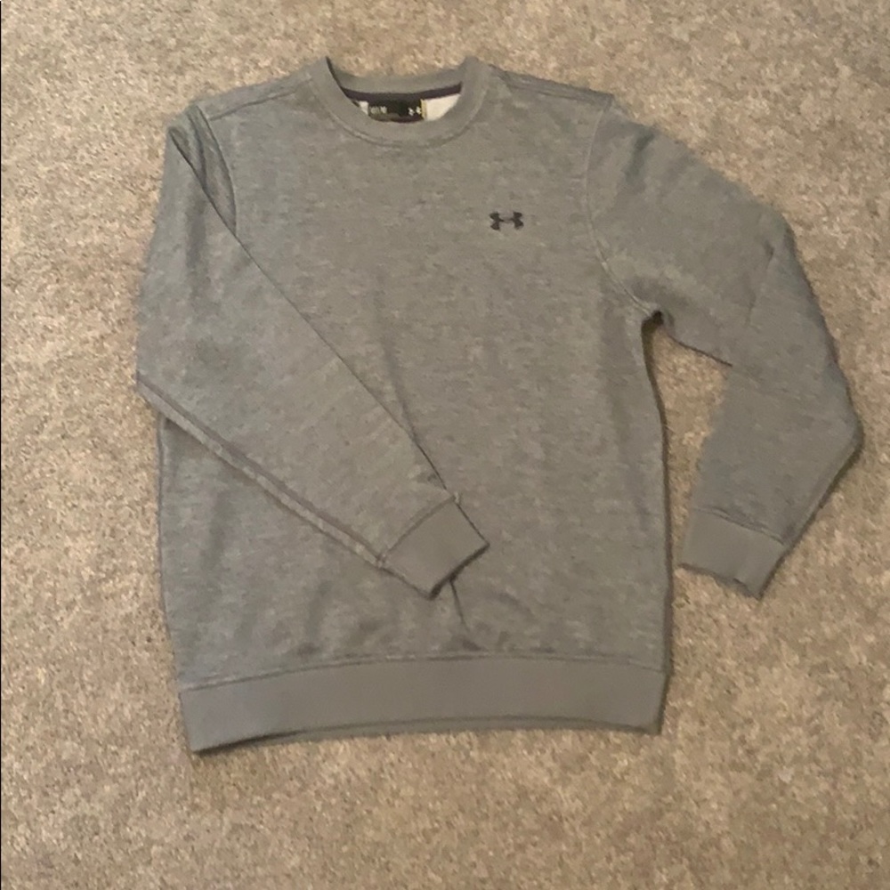 Men’s medium Under Armour crewneck.